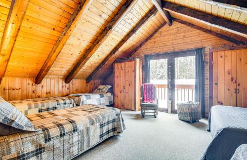 Deck and Fire Pit Secluded Cabin Near Lake Francis! - Foto 18