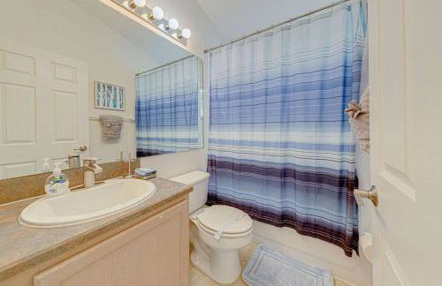 545 -Beautiful 4 Bed Home with Sparkling Pool and Games Room - Foto 39