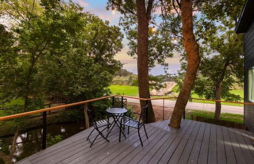 LUX Treehouse on Private Lake next to Lake Conroe with Game room, Paddleboards, Lake Views, and more! - Foto 58