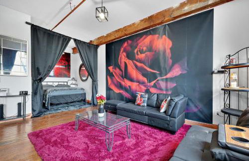 Beautiful 'Rose Themed' Loft Near Downtown Detroit apts - Foto 6