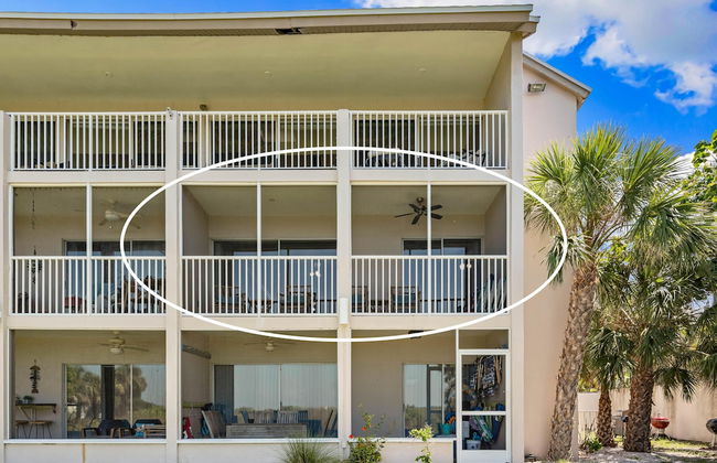 Direct Beachfront Delight by Beachside Management - Photo 36