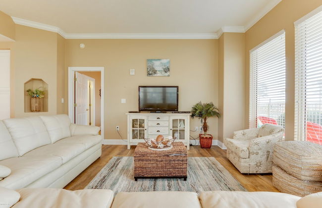 Comfortable Modern Condo with Amazing Ocean View from 750 sqft Balcony - Unit 0107 by RedAwning - Foto 1