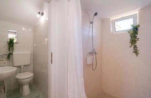 1 Bedroom Stunning Home In Postira - Photo 22