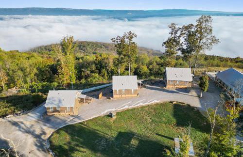 Pop & Granny's cabin with a fire pit hot tub & indoor pool - Foto 47