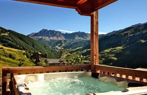 Charming Chalet w/ Mountain & Slope Views, Jacuzzi - Foto 33