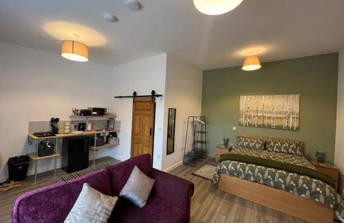 Modern Barn Conversion - Photo 5