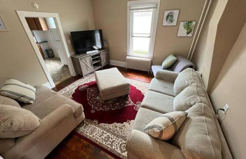 The Purple Door apt in the heart of Radford city - Foto 17