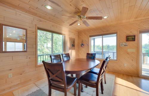 Lakefront Birchwood House with Deck and Fire Pit! - Foto 6