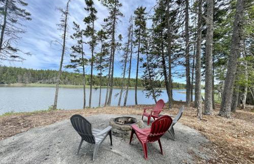 Luxury Waterfront Retreat with Hot Tub Near Acadia - Foto 46