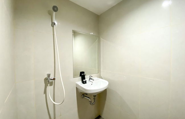 Great Choice Studio Apartment LRT City Jatibening - Photo 15