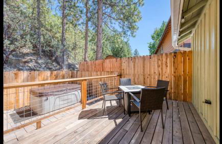 #2 Cottage Like Suite With Private Hot Tub - Photo 14