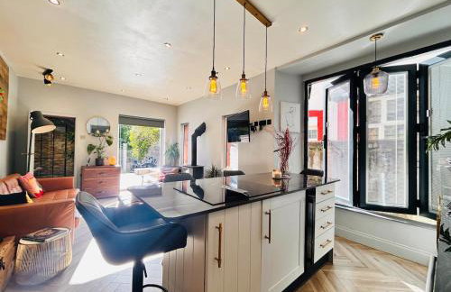 The Connaught Suite - Inc Private Hot Tub - Photo 17