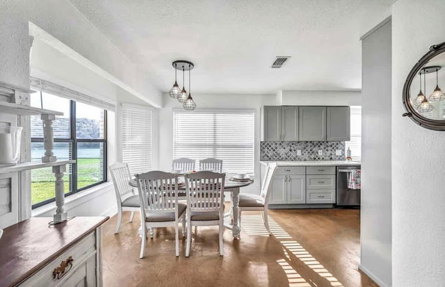 Lakefront Paradise With Firepit - Foto 8