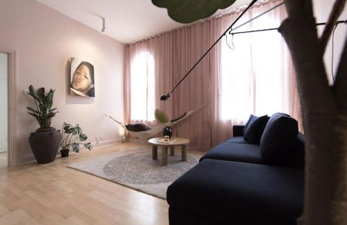 Shoreditch Loft w 100inch Cinema, Premium Mattress & Hammock, by the Design Traveller - Foto 12