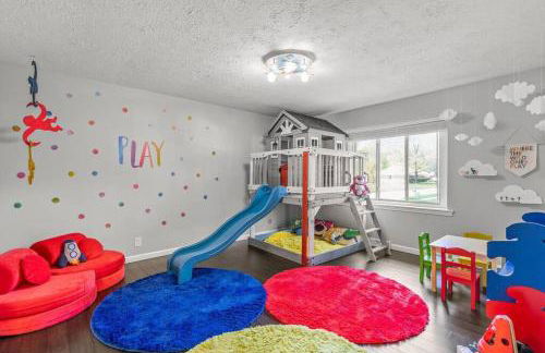 Zestlife-LuxuryEscape-ThemedRooms-Pool-GameRoom - Foto 10