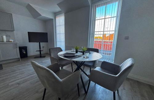 Luxury 1BR Modern Flat in London W7 with Terrace & Private Parking - Foto 3