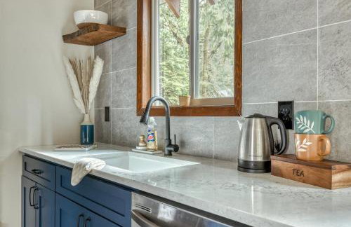 Thompson Cabin - Charming Salmon Riverfront A-Frame Oasis w/ fireplace - Foto 24