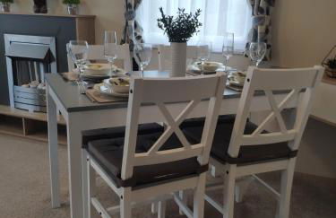 Lovely Static 6 Bed Caravan at Billing Aquadrome - Photo 18