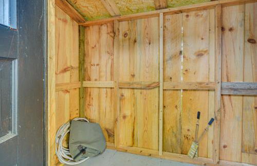 Lakefront Family Retreat with Private Dock! - Foto 38