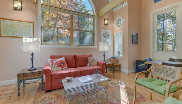 Enchanting Retreat w/ Private Deck & River Access - Foto 5, Interni