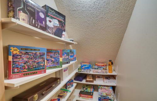 Lakefront Birchwood House with Deck and Fire Pit! - Foto 21