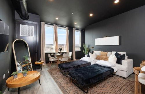 Cozy 1 King BR, Gym, Free Parking, 8mins Train - Foto 32