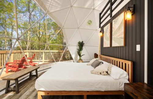 Luxe 2 Bed Dome w Hot Tub Deck Fire Pit & Bath - Foto 6