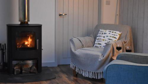 Bream Barn - sea view, woodburner, easy walk to the beach, parking, full kitchen - Foto 3