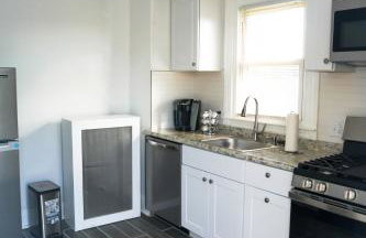 Lincoln Manor - Newly Renovated, 1mile from PHL Airport and Sports Stadiums - Foto 18