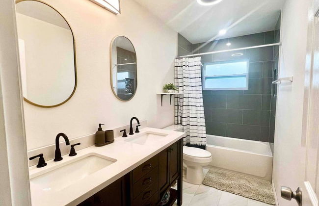 Quiet Spacious Home Close to Clearwater Beaches - Photo 23