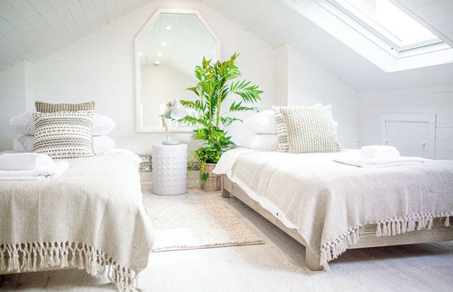 Stunning Townhouse with Large Garden - Photo 16