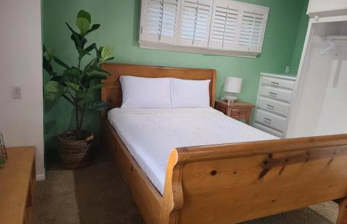 Westside Retreat w Yard, Grill, Hot Tub, Near Sofi Stadium, LAX, and the Beach - Foto 18