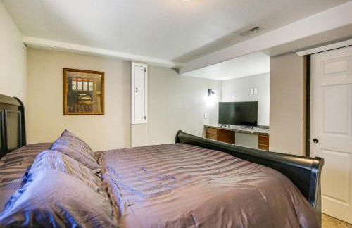 Home with Patio and Games about 17 Mi to Denver! - Foto 10