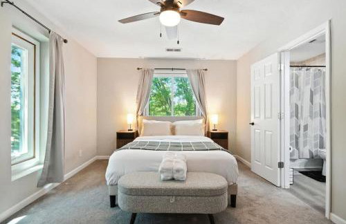 Stylish 2BR Loft Near ISU Hospitals & Downtown - Foto 13