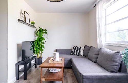 Jungle House Columbus Short North Downtown Free Parking - Steps to Convention Center & Nationwide Arena - 1BR Luxury Home - Sleeps 6 - Over 5,800 Five Star Stays - Foto 12