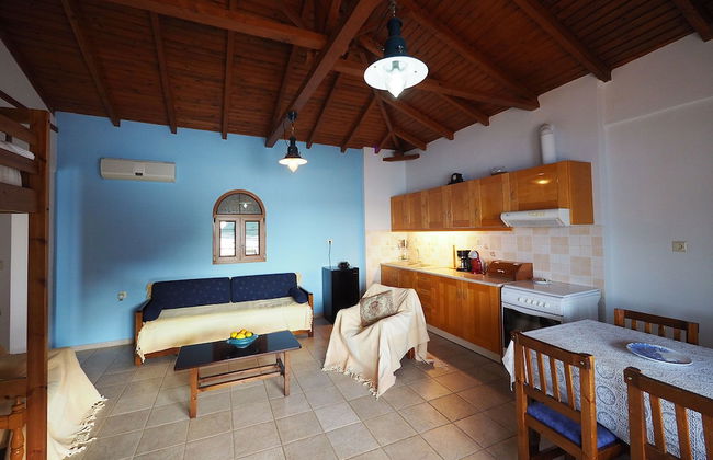 Sofia Limeni - Photo 22