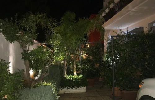 Holiday & House - Imparato Carini Costa Verde - Appartamento con giardino privato - porzione di Villa residenziale a pochi passi dal mare - Foto 2