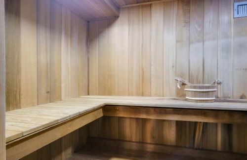 Spacious and Serene Lake Ridge Retreat with Game Room! - Foto 30