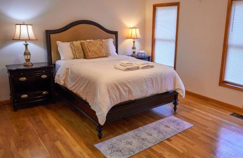 Serene Rustic Retreat with Lake - Foto 4