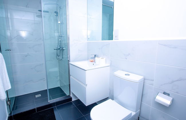 Embassy Gardens Premier Suites - Photo 55