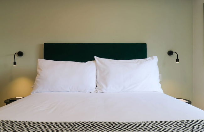 w Spectacular 2BR in the Heart of Miraflores - Photo 12