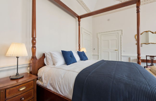 Henrietta Suites City Centre - Photo 20