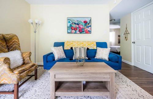 *Cool Crib * King Bed * Long Term Stays * Duke* - Foto 19