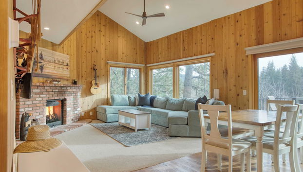 Arrowhead Lakeside Escape by Avantstay 3min Walk to Lake, Private Beach Access - Photo 2, Interior