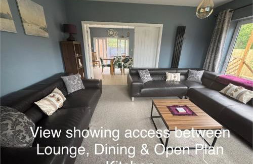 The Plum Tree - 5 luxury modern bedrooms - Photo 33