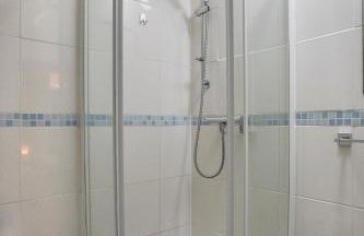 4Bedrooms-3Bath-9Beds-Wallsend- by Holiday Homes - Foto 16