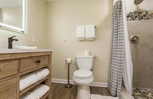 Riverfront Log Cabin Hot Tub, Mtn Views & Hottub - Foto 29