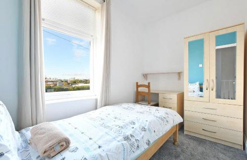 Spacious 4BR, Parking, Near Centre, Accommodates 7 - Foto 11