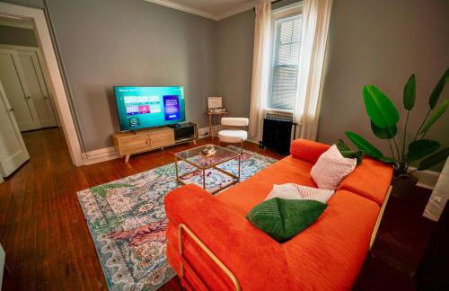 Uptown Funk Getaway with Parking & Walk To Stadiums, Nightlife - Foto 2