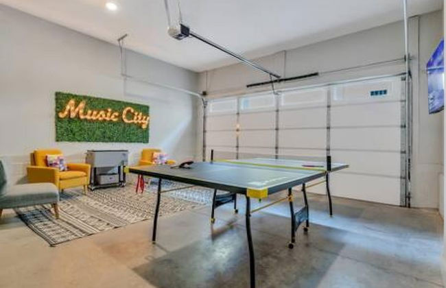 NEW Pink Howdy Oasis 13 Beds Rooftop View Parking - Foto 10